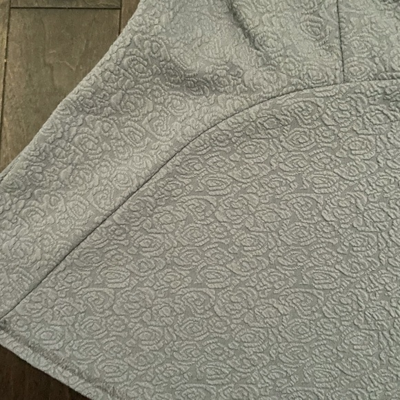 Beautiful detailed lavender skirt - Picture 3 of 4